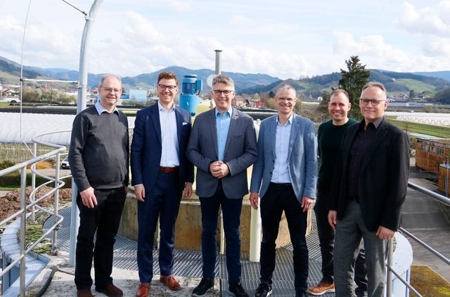 Landtagsabgeordneter Mettenleiter zu Besuch in der Oberkircher Kläranlage