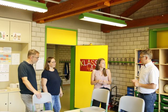 Herzblut, Engagement und Herausforderungen Bernd Mettenleiter verschafft sich in Kehl Einblick in die Arbeit eines Sonderpädagogischen Bildungs- und Beratungszentrums.
